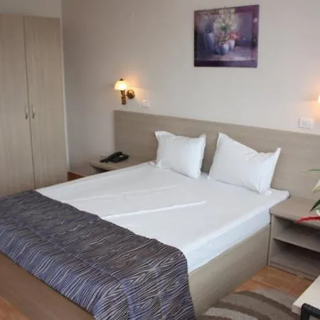 Regal Hotel 3*